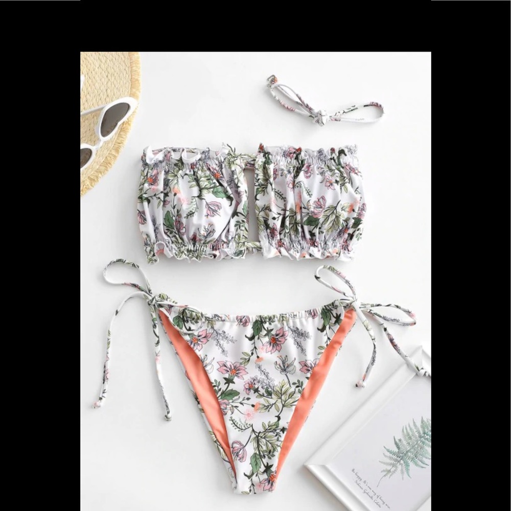 Beautiful bikini 🌸